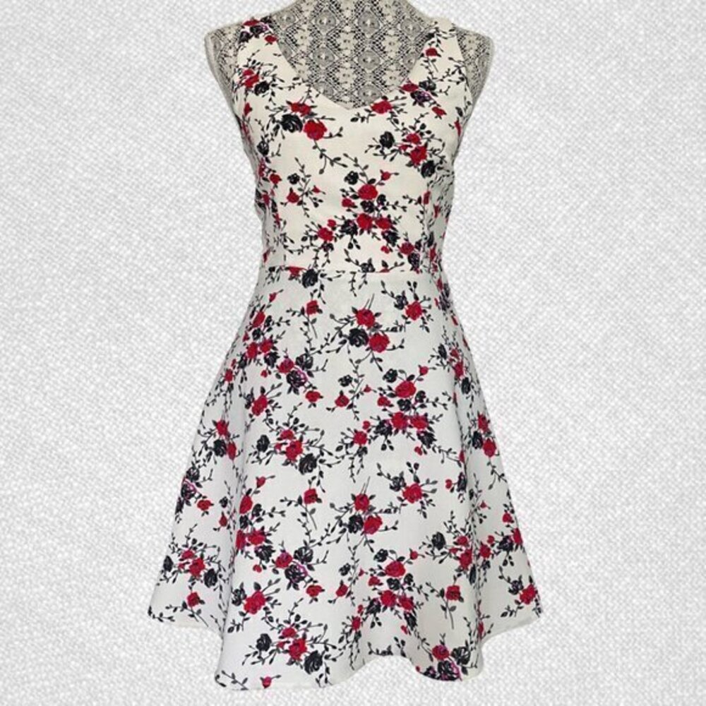 Forever 21 White Sleeveless Flowy Floral Print Dress Size S